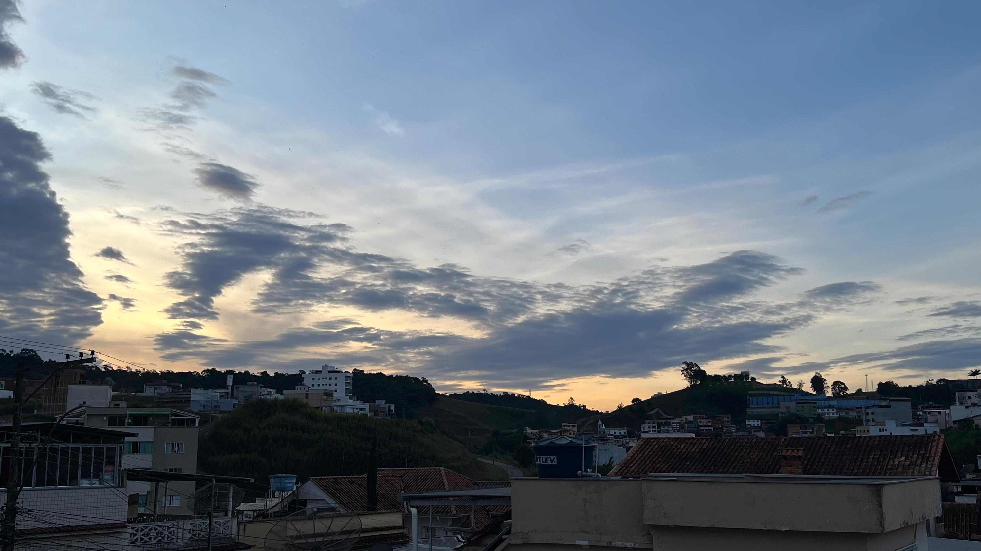 Fim de semana terá céu nublado e possibilidade de chuva em Santos Dumont
